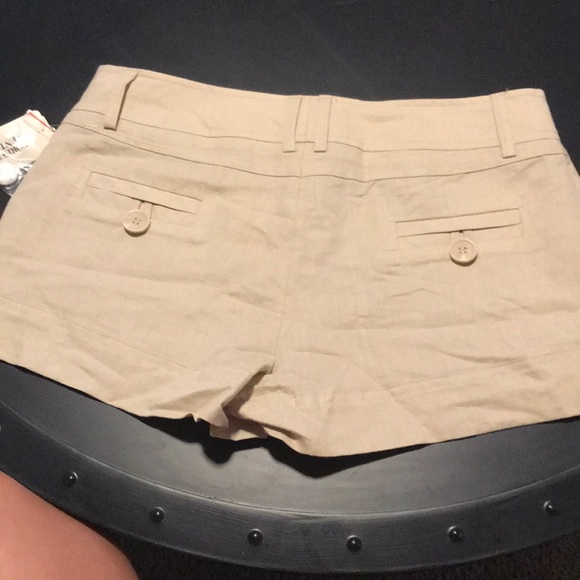 Forever 21 khaki shorts - Picture 2 of 3